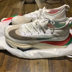 NIKE ATOMKNIT  ZOOMX ALPHAFLY